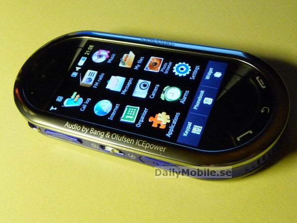 Samsung presenta el Móvil-DJ M7600
