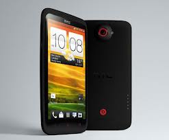 La familia HTC crece