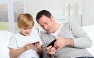 Comparamos 5 parejas de papás e hijos en el mundo Smartphone