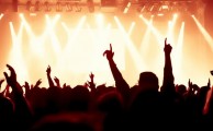 5 gadgets y accesorios esenciales para festivales de música