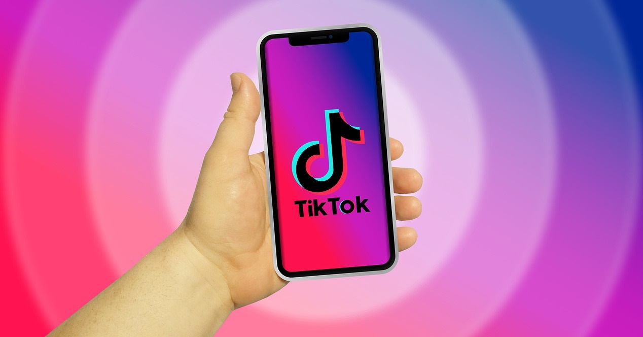 Movil Y Logo De Tiktok