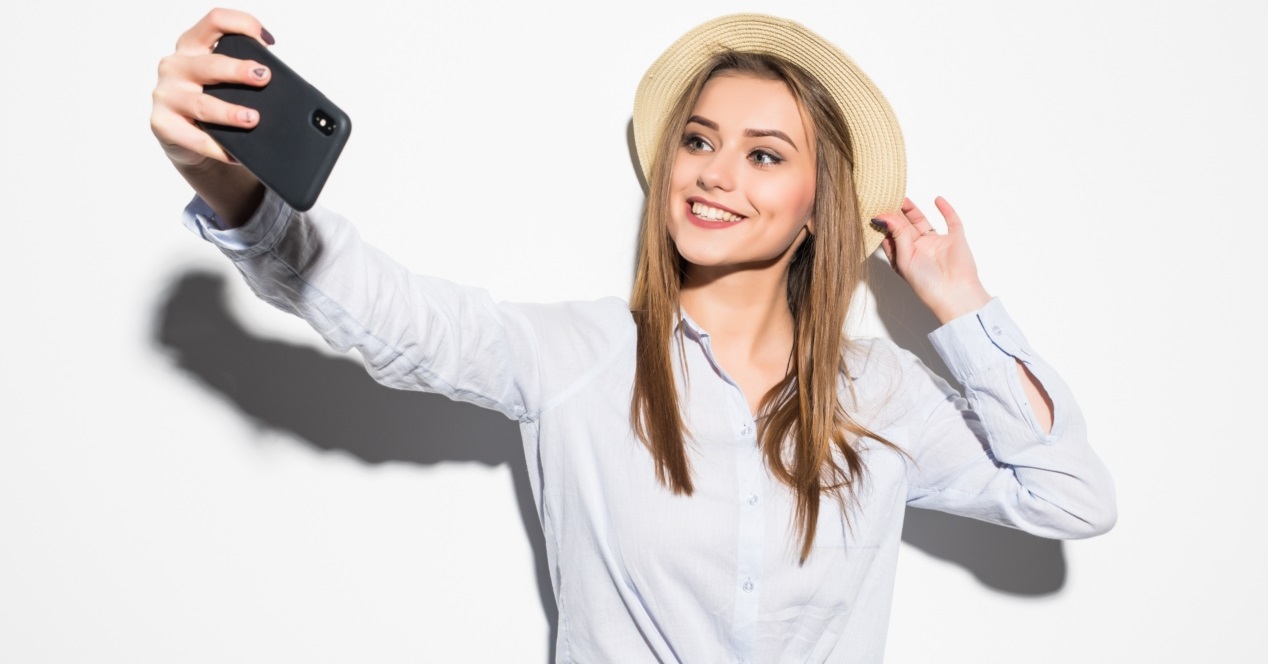 Selfie Chica Con Sombrero