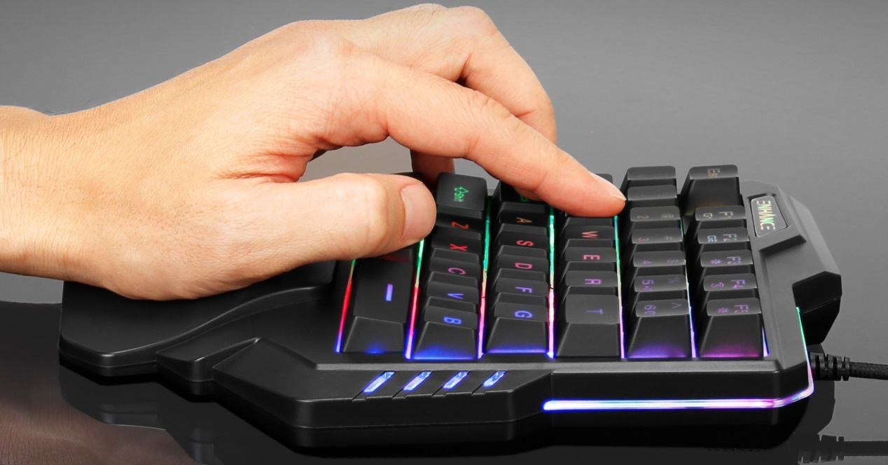 teclado gaming una mano